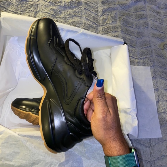 Women’s Rython Gucci logo leather sneaker - Picture 4 of 11